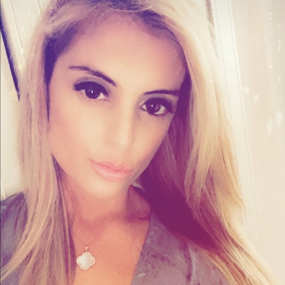 Meet your Posher, Lindita - Picture 1 of 1